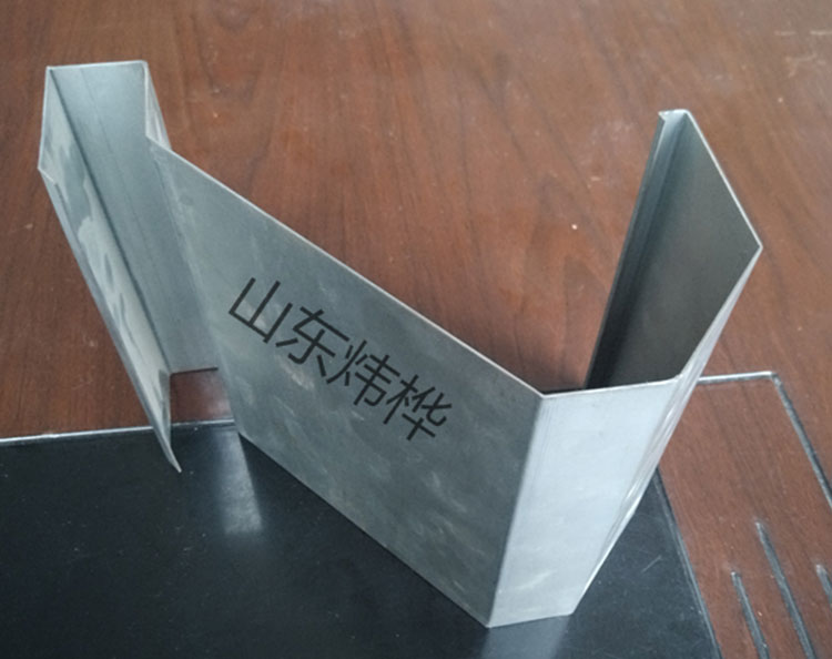 食槽自動成型機特點以及食槽安裝方法 食槽自動成型機特點以及食槽安裝方法